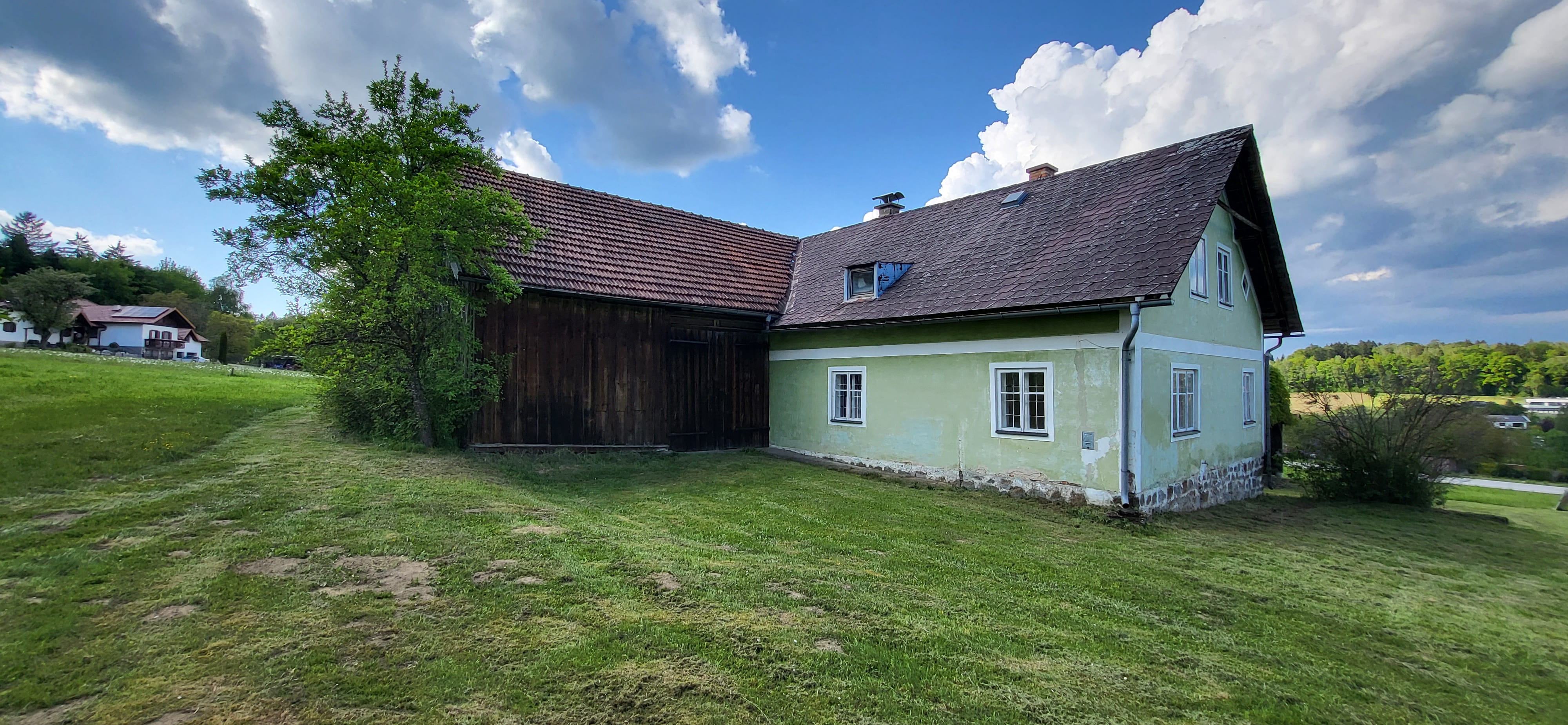 Scheune & Freifläche